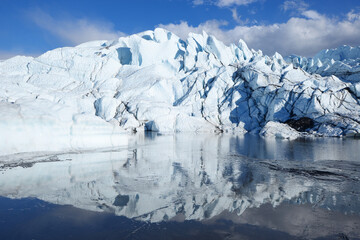 Fototapeta na wymiar reflection of glacier