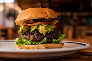 Hamburguesa con guacamole