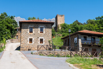 Fototapeta na wymiar countryside town of potes in europa peaks park ,Spain