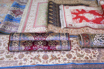manual production of carpets
