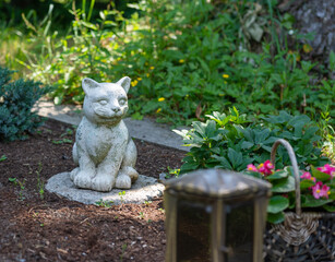 Grabstätte eine Katze auf einem Wuppertaler Friedhof