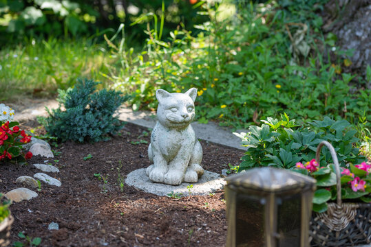 Katzengrab auf einem Wuppertaler Friedhof