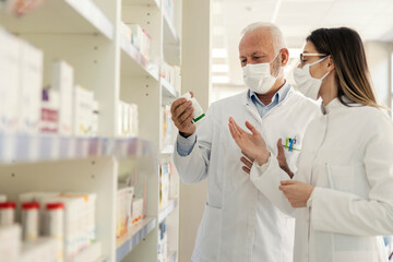 Pharmacist's recommendation and corona virus. Before retiring, the pharmacist explains to the young...