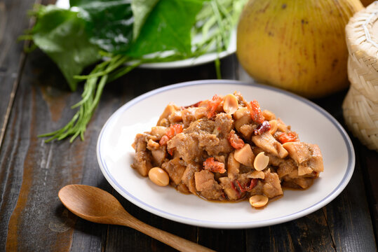 Thai food (Tum Kraton), Spicy santol salad with dry shrimp and peanut, Local Thai food