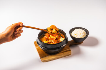 매콤, 달콤, 맛있는 김치가 들어간 시원한 김치찌개