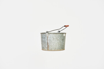 ブリキのバケツ