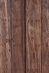 Textura de madera vieja de ventanas y puertas desgastadas por el tiempo con grietas y clavos...