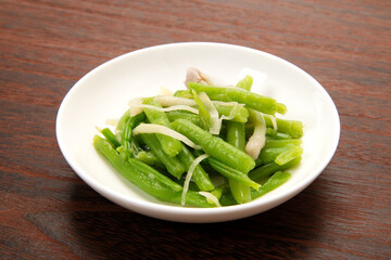 ミズ（ウワバミソウ）の生姜和え