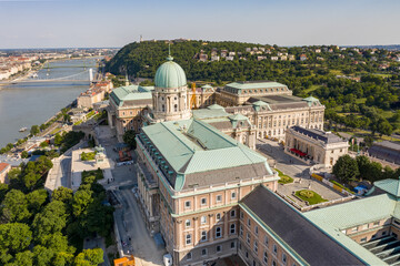 Obraz premium Hungary - Budapest landscape from above with Buda castle, Chain Bridge, Parlament, Danube river, Matthias Church