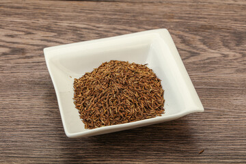 Dry zeera seeds in the bowl