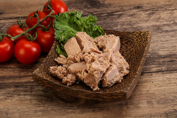 Canned tuna fillet in the bowl