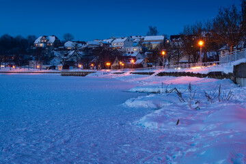 Fototapeta na wymiar Seeburg und Süßer See an einem Abend im Winter
