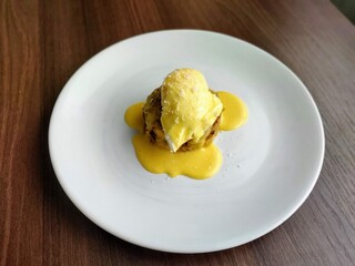 eggs benedict