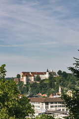 Fototapeta na wymiar Blick auf das Schlossberg mit dem Schloss Hellenstein in Heidenheim, Baden-Württemberg, Deutschland