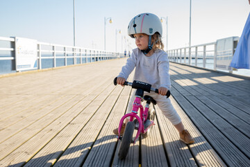 Dziecko na rowerku - obrazy, fototapety, plakaty