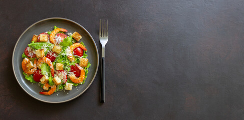 Caesar salad with shrimps. Healthy eating. Diet. Recipes.