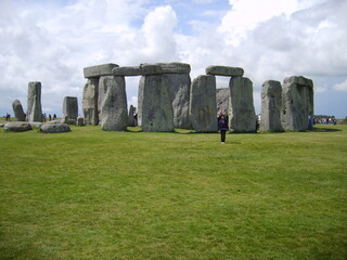 stonehenge,stone,england,monument,uk,nature,landmark,rock,sky,landscape