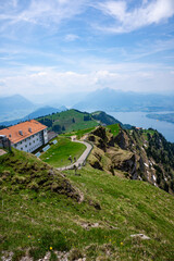 Vistas desde la cima del monte Rigi en los alpes Suizos