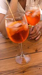Spritz Erfrischungsgetränk an heißen Tagen 