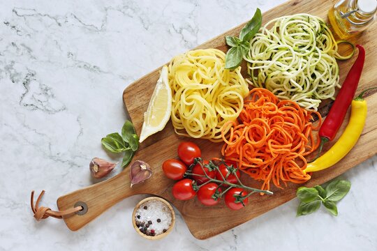 Kartoffelspaghetti Bilder – Durchsuchen 7,876 Archivfotos ...