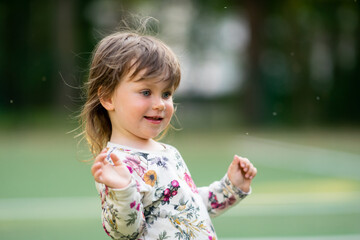 Dziewczynka na boisku © Lukasz