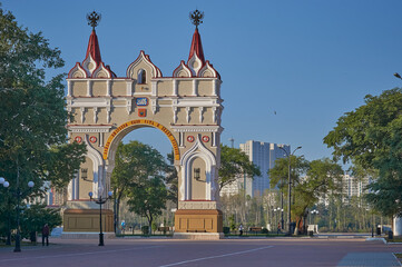 The triumphal ark on the embankment in the city of Blagoveshchensk. The inscription on the monument: The Amur land was and will be Russian.