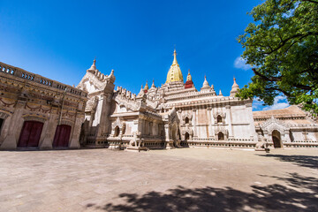 Fototapeta premium Ananda Temple in Old Bagan, Myanmar, s one of Bagan's best known and most beautiful temples.