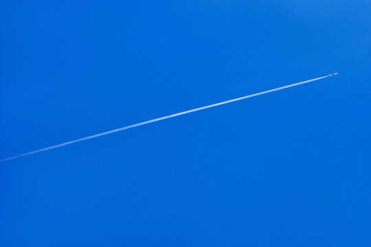 3 909 Best 飛行機雲 Images Stock Photos Vectors Adobe Stock 3 909 Best 飛行機雲 Images Stock Photos Vectors Adobe Stock