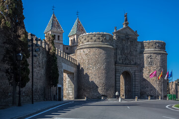 Fototapeta na wymiar View at the New Bisagra Gate, a monumental moorish main gate entrance on Toledo fortress