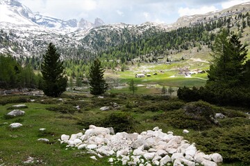 Landschaft im Fanes Nationalpark mit Blick zur Lavarela Hütte