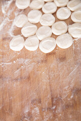 Flat noodles on a cutting board