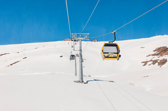 Grindelwald, M&auml;nnlichen, Tschuggen, Bergbahn, Lauberhorn, Eiger, Eigernordwand, Alpen, Berner Oberland, Kleine Scheidegg, Wanderweg, Skipiste, Wintersport, Fr&uuml;hling, Schweiz