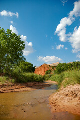 渓谷とクリーク、不毛な大地