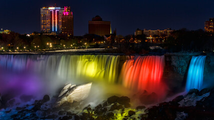 Fototapeta na wymiar Niagara falls at night 