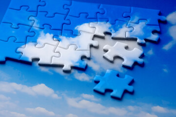 Cloud & social media icon on colorful jigsaw puzzle