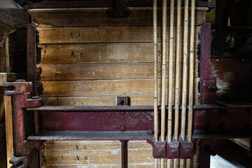 Alte Mühle mit Maschinen und Räumen