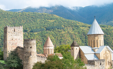 Fototapeta na wymiar Ananuri castle, castle complex on the Aragvi River in Georgia.