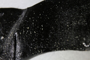 黒い毛穴パックを利用して取れた大量の角栓と汚い皮脂の塊と汚れ