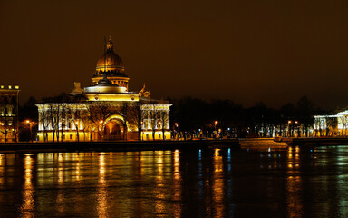 Fototapeta premium Rivers and canals of St. Petersburg on a winter night, Russia.
