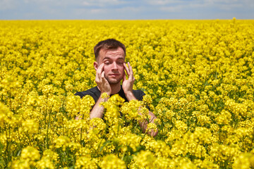 eye irritation and pain caused by pollen allergy