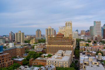 Naklejka premium New York City Brooklyn skyline aerial view with street, skyscrapers