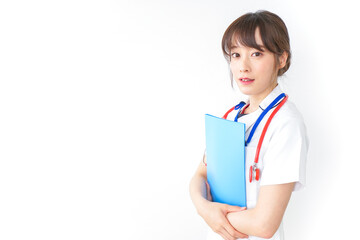 病院で勤務する看護師