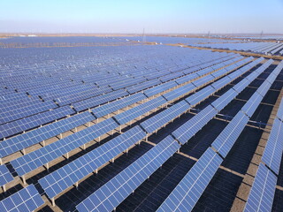 Solar photovoltaic panels and solar photovoltaic power generation systems