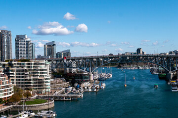 Fototapeta premium バンクーバーの船と青い海（俯瞰）