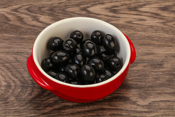 Black olives in the bowl