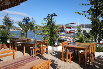 Fototapeta na wymiar トルコ地中海地方の海辺のカフェ