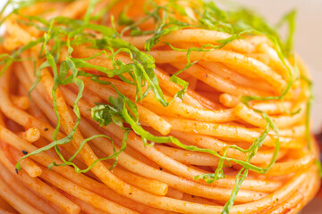 Spaghetti with tomato sauce and charred tomatoes
