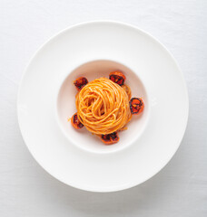 Spaghetti with tomato sauce and charred tomatoes