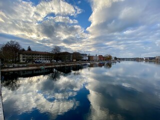 Sonnenuntergang am Rheinufer