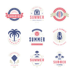 Naklejka premium Summer holiday labels and badges retro design set